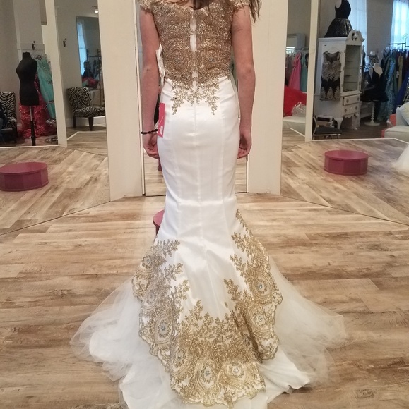 Prom/Pageant Dress - Picture 3 of 8